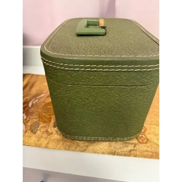 VTG Towncraft Hardshell Train/Travel Makeup Case (NO KEY) 13"X8" - Picture 4 of 16